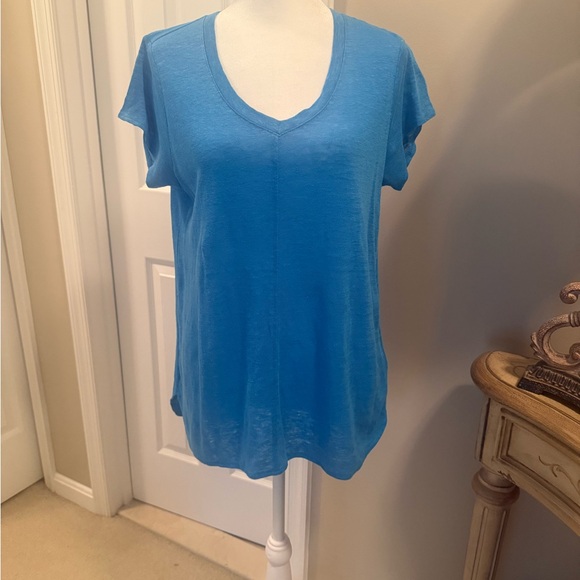 Tahari Tops - Tahari Vibrant Blue Short Sleeve Tee